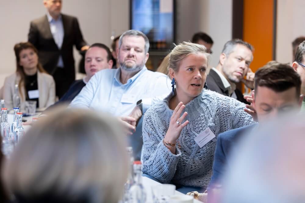 Marie-Louise Schnurpfeil vom Tourismusverband Linz bringt sich in der Diskussion ein