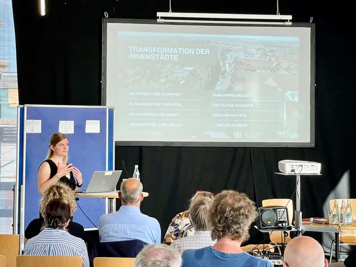sophie-may-innenstadtentwicklung-expertin-stadtentwicklung-stadtmanufaktur Sophie May hält einen Vortrag zu Innenstadtentwicklung